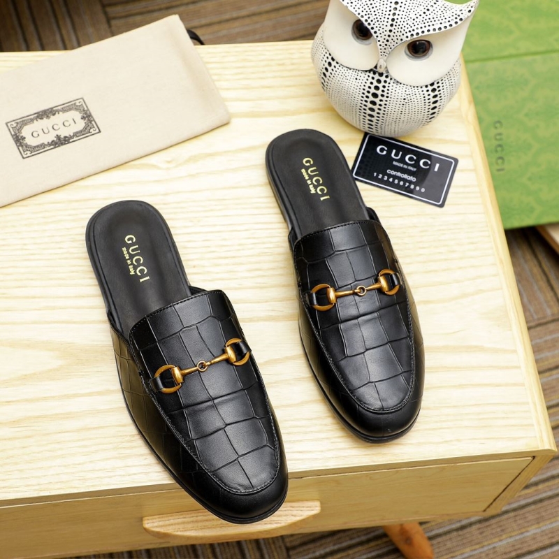 G*u*i slippers